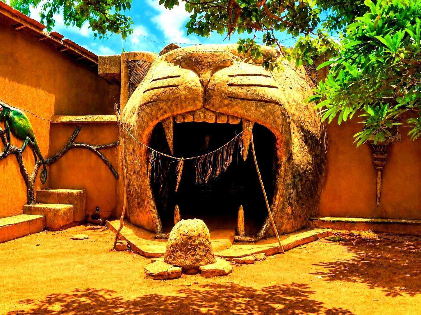 Temple vodun à Abomey, ancienne capitale du royaume du Dahomey